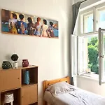 Fair Enough City Center Apt