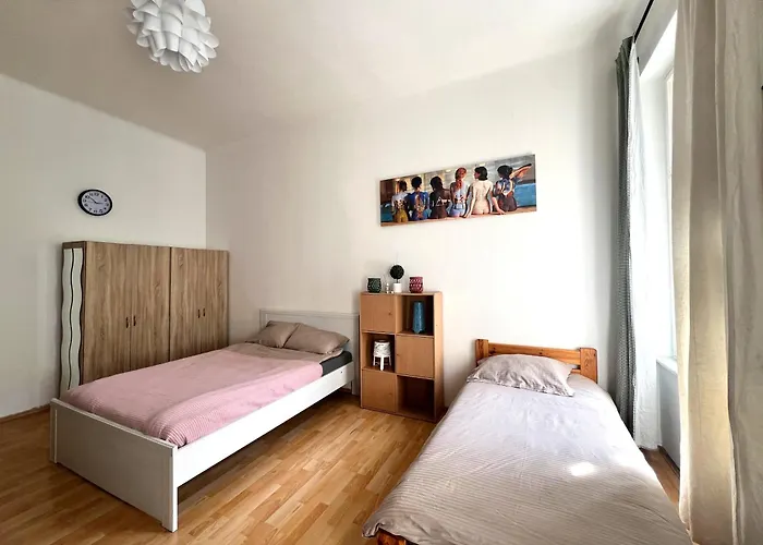 Fair Enough City Center Apt